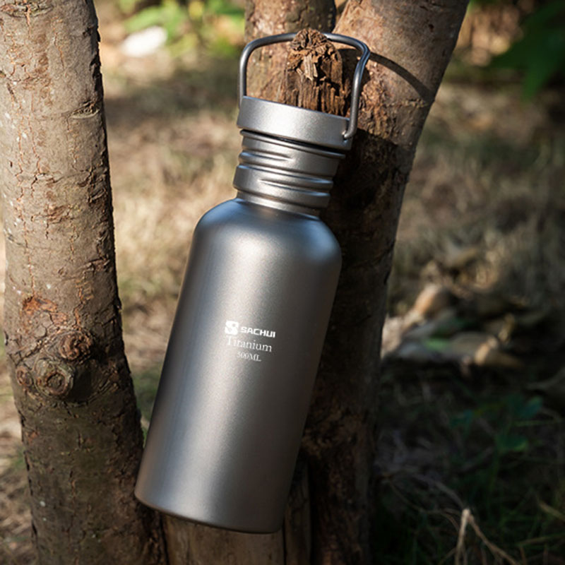 Bouteille d'eau de sport en ti - Running Gear Water avis et prix